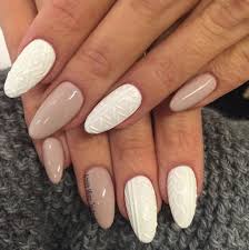 It goes perfectly with the winter season and will be perfect to show off during the holidays. Cable Knit Sweater Nail Art Trend Is So Perfect For Winter Fashionisers C