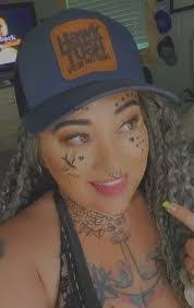 Tara Sandefur's Instagram, Twitter & Facebook