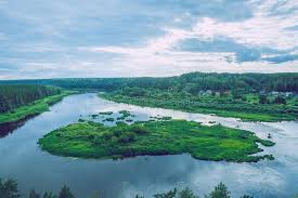 Skogvandringar, vandring, naturparker och vårt vackra hav. Fluss Daugava Bei Lettland Stadt Kraslava Stockbild Bild Von Sommer Struktur 108499037