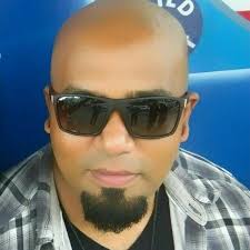 Which MG kit is better for a first-time builder, Z-Gok or Gouf Custom?