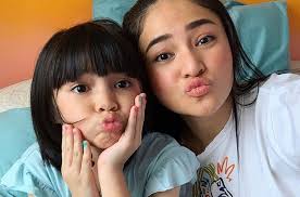 Potret rumah artis marshanda, dipuji sangat kece, cocok untuk foto di instagram. Marshanda Dilarang Jumpa Anak Selama 3 Bulan Gara Gara Buka Hijab Selepas Bercerai Bintang Global Mstar