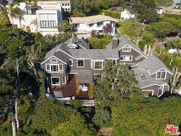 In the 1920's, the original owner broke up and sold off sections of the property, and now this home is one of the last structures. 31840 Seafield Dr Malibu Ca 90265 Mls 20 640852 Redfin