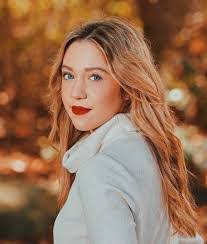 Brooke Grantham's Instagram, Twitter & Facebook