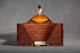 Macallan Unveils 60k Usd 72 Year Old Whiskey Oldest Whiskey Whisky Old Bottles
