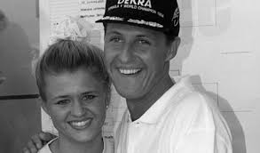 In 2013, he suffered a brain injury after a horrific skiing accident. Michael Schumacher Aktuell Krimi Um Schumi Krankenakte Alle Fragen Alle Antworten News De