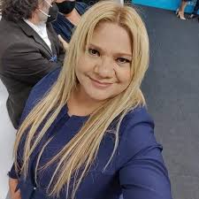 Desde este momento quedan exactamente 24 horas para la instalación de la  nueva Asamblea Legislativa. Solo puedo darles las gracias, puesto que a  ustedes me debo y por ustedes trabajaré. Mañana a