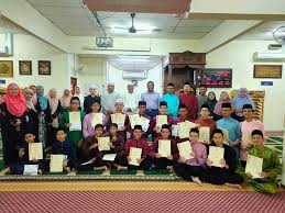 Tan sri muhyiddin yassin made a surprise visit to sekolah sultan alam shah in putrajaya on thursday to congratulate students. Majlis Kesyukuran Sekolah Sultan Alam Shah Putrajaya Facebook