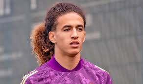 Hannibal, ona batlle, david beckham and paddy crerand. Man Utd Coach Neil Wood Explains Strong Chat With Hannibal Mejbri And Makes Accusation Spartacelticfest