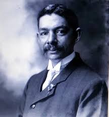 Porter Hall 1883 ❤💛❤💛❤💛❤💛 Porter Hall was the first building erected