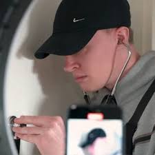 Influencer Liam Carpenter begeistert mit Deutschland-Klischees