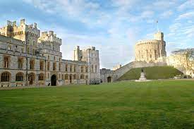 2,330 likes · 105 talking about this. Balmoral Buckingham Frogmore House Dans Les Palais De La Reine Elizabeth Ii Madame Figaro