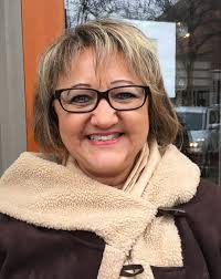 Should people driving in the left lane be ticketed?