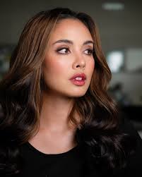 Read my lips 💋 @meganbata #MakeUpbyRickCalderon Hair by @kierlovelasco