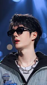 Melody Maple's Instagram, Twitter & Facebook