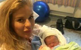 Fant lykken med syv år yngre artist