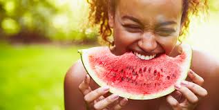 専門家に聞いた！ スイカの種を食べたらどうなる？