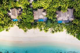 The official languages of fiji are fijian, english and hindustani (a mix of hindi and urdu).fiji is part of the pacific rim. 11 Best All Inclusive Resorts In Fiji Planetware