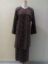 Pakaian rasmi berkerja, baju kurung dan sopan sehubungan dengan itu, tuan dijemput hadir ke majlis. Facebook