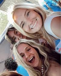 Allie Rivers's Instagram, Twitter & Facebook