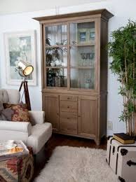 Las vitrinas son un mueble que vuelve a estar de actualidad y es muy habitual ver ya en revistas de decoración muchas casas que tienen comedores con vitrina. 24 Ideas De Vitrinas Comedor Vitrina Comedor Vitrinas Decoracion De Unas
