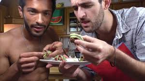 How to make zucchini sushi: How To Make Zucchini Sushi Rolls Awesome Cooking Show Youtube