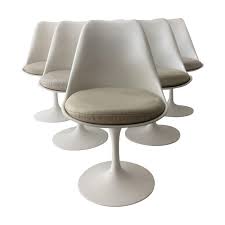 Eero Saarinen Set Of Six Tulip Armless Swivel Chairs Leather Seats Knoll 1970s In 2020 Leather Seat Stackable Dining Chairs Tulip Chair Saarinen