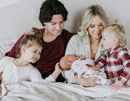 Carey and angela price may have missed out on an exciting honeymoon, but their marriage is far from boring. Carey Price Et Sa Famille Sont En Deuil