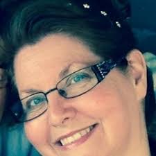 Dana Munson's Instagram, Twitter & Facebook