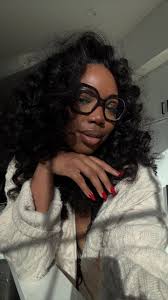 so, so here for the red nail agenda. 'hoochie' like my gma used to say..  guess i'm hoochie!! ♥️