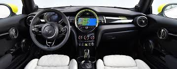 Pros distinctive interior styling and premium materials sharp handling energetic turbo engines. Mini Cooper Se Infos Preise Alternativen Autoscout24