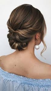 Mais pour le look parfait, vous avez besoin de la coiffure parfaite. Pin By Gloria Laval On Coiffure Et Maquillage Hairdo Wedding Wedding Hairstyles Bridesmaid Short Wedding Hair