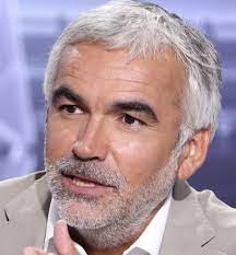 Pour les articles homonymes, voir praud. Pascal Praud Pascalpraud Twitter