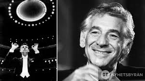 Imorgon skulle kompositören och dirigenten Leonard Bernstein ha fyllt 100  år. 🎂 Vilken är din Bernstein-favorit? (Foto: Charles Harrity/TT)