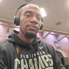 Can Dean Wade make a wide open 3-point shot?