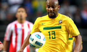 Vitória contra o paraguai mostra que tite faz substituições, modifica sistema, mas já consegue solidificar ideias. Maicon Foi Titular Da Selecao Brasileira Em 2010 O Municipio