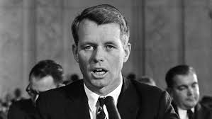 Detik-detik Terakhir Hidup Marilyn Monroe di Blonde vs Dunia Nyata