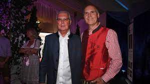 Fortan gehörte er zur stammelf und spielte entweder im mittelfeld oder als. Franz Beckenbauer Das Sind Seine Kinder