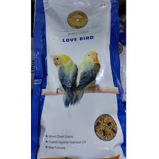 Dimana lovebird konslet dikenal mudah dalam hal perawatan dan sering ngekek panjang di lapangan. Harga Gold Coin Lovebird Terbaik Mei 2021 Shopee Indonesia