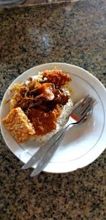 Tak hanya es segar, berbagai makanan enak pun tersedia di sini seperti mie ayam, bakso, nasi timlo, pempek kapal selam, batagor, siomay. Surabaya S Staple Food Refined Review Jason Pirelli Tandean Di Restoran Rawon Pak Pangat Wonokromo Gayungan Surabaya