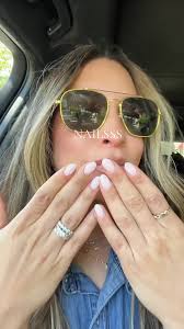 She eatssss everytime. #nailtransition #nails #nailsoftiktok #gelmanicure  #shortalmondnails