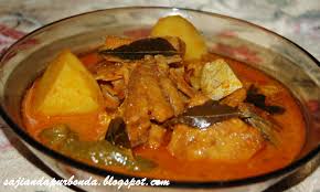 Masukkan ikan kering dan nenas. Kitchen Mak Tok Sajian Dapur Bonda Kari Ikan Kering Talang Dengan Nanas Tumis Darat
