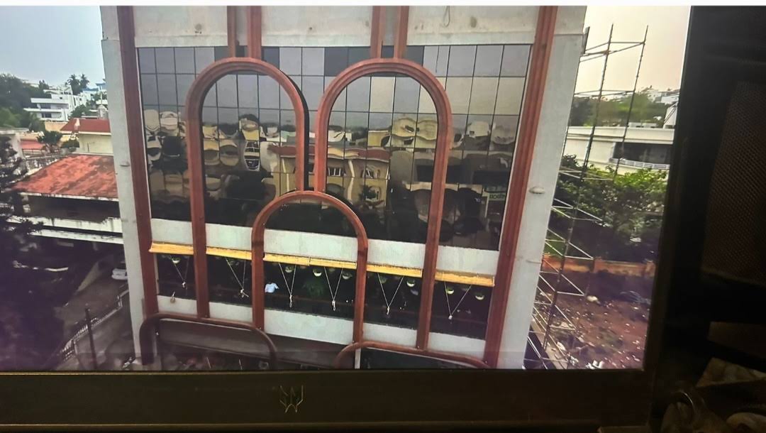 Elevation glass product image