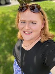 Emily Saxton's Instagram, Twitter & Facebook