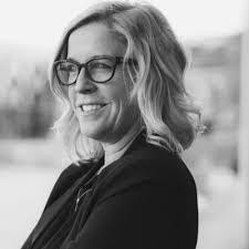 Marie Dinsmore's Instagram, Twitter & Facebook