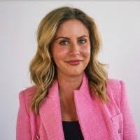 Casey Fraser's Instagram, Twitter & Facebook