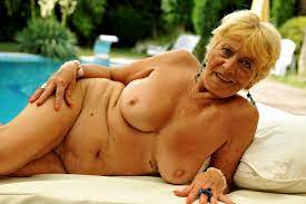 Granny Naked Pic - 51 photos