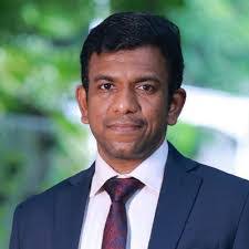 Steven Pascale's Instagram, Twitter & Facebook