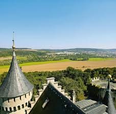 Die meisten menschen kaufen nur einmal im leben ein haus, deshalb ist es wichtig sich zuvor genau über die eigenen vorstellungen klar zu werden. Thuringen Schloss Landsberg Steht Zum Verkauf Welt