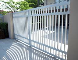 Beberapa contoh pagar rumah minimalis murah yang terbuat dari bahan besi hallow tempa dan brc yang bisa anda ketahuai. 20 Contoh Pagar Minimalis Berserta 3 Tips Merawat Pagar Minimalis