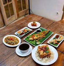 Restoran omah sendok ini berlokasi di senopati, tempat ini sering dijadikan tempat untuk acara wedding, bday dll, jadi sebaiknya sempatkan melakukan reservas. Indonesian Culinary Heritage Picture Of Cafe Omah Sendok Jakarta Tripadvisor